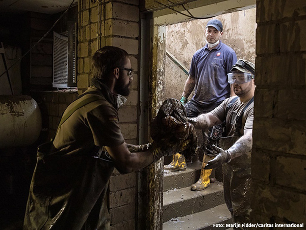 apsolut sammelt mehr als 10.000 Euro für die Aktion Hochwasser in Deutschland