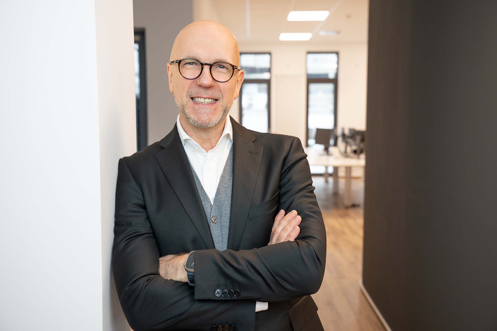 Jürgen West, Chief Operating Officer